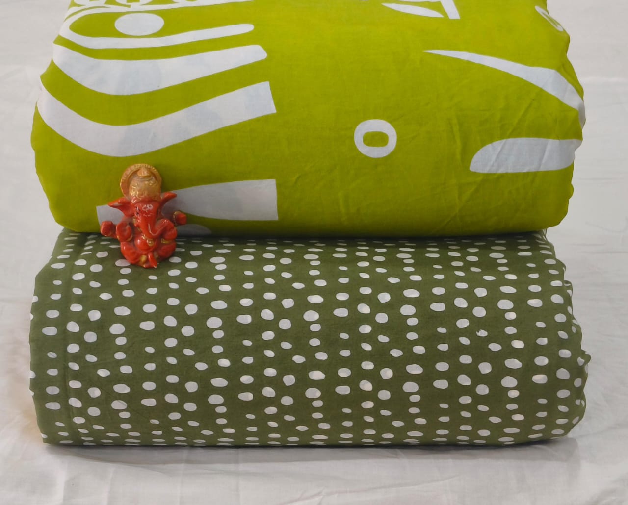 Pure cotton top and bottom set (2.50 mtr top, 2.50 mtr bottom )