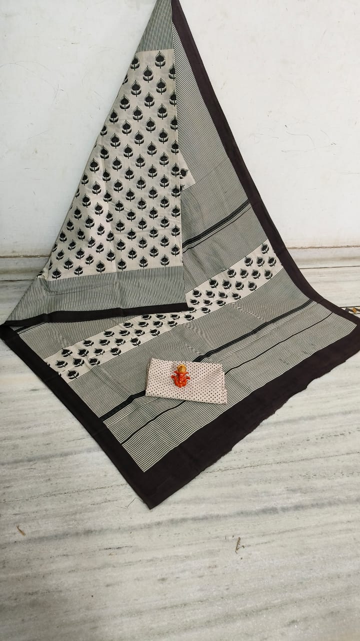 Beautiful Cotton printed saree With Blouse (Cotton saree Length 6.5 meter With Blouse)