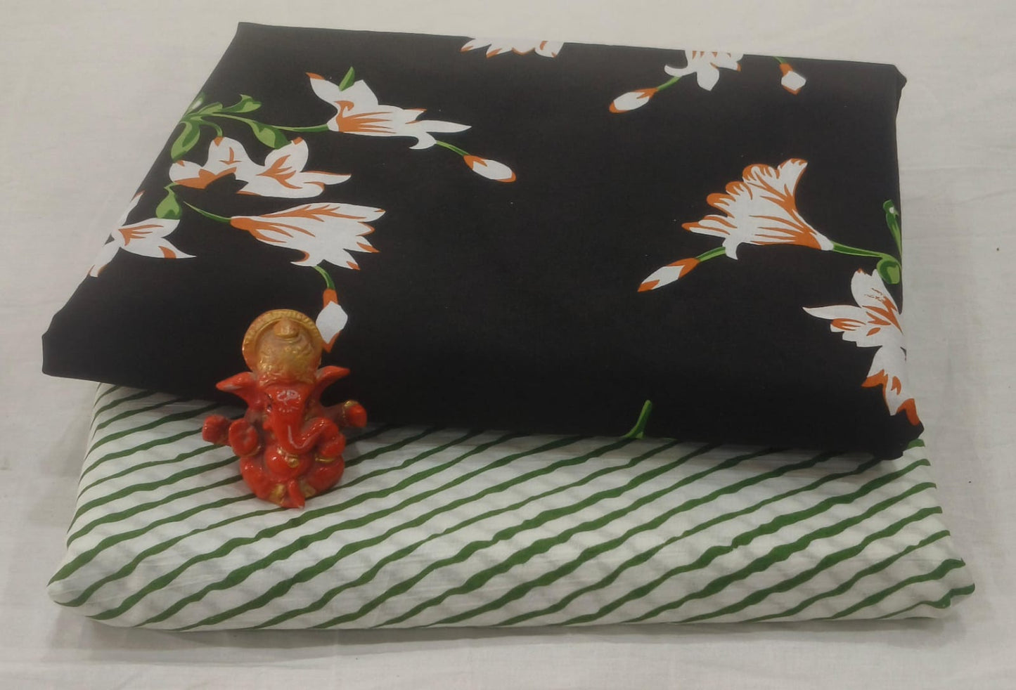 Pure cotton top and bottom set (2.5 mtr top, 2.5 mtr bottom)