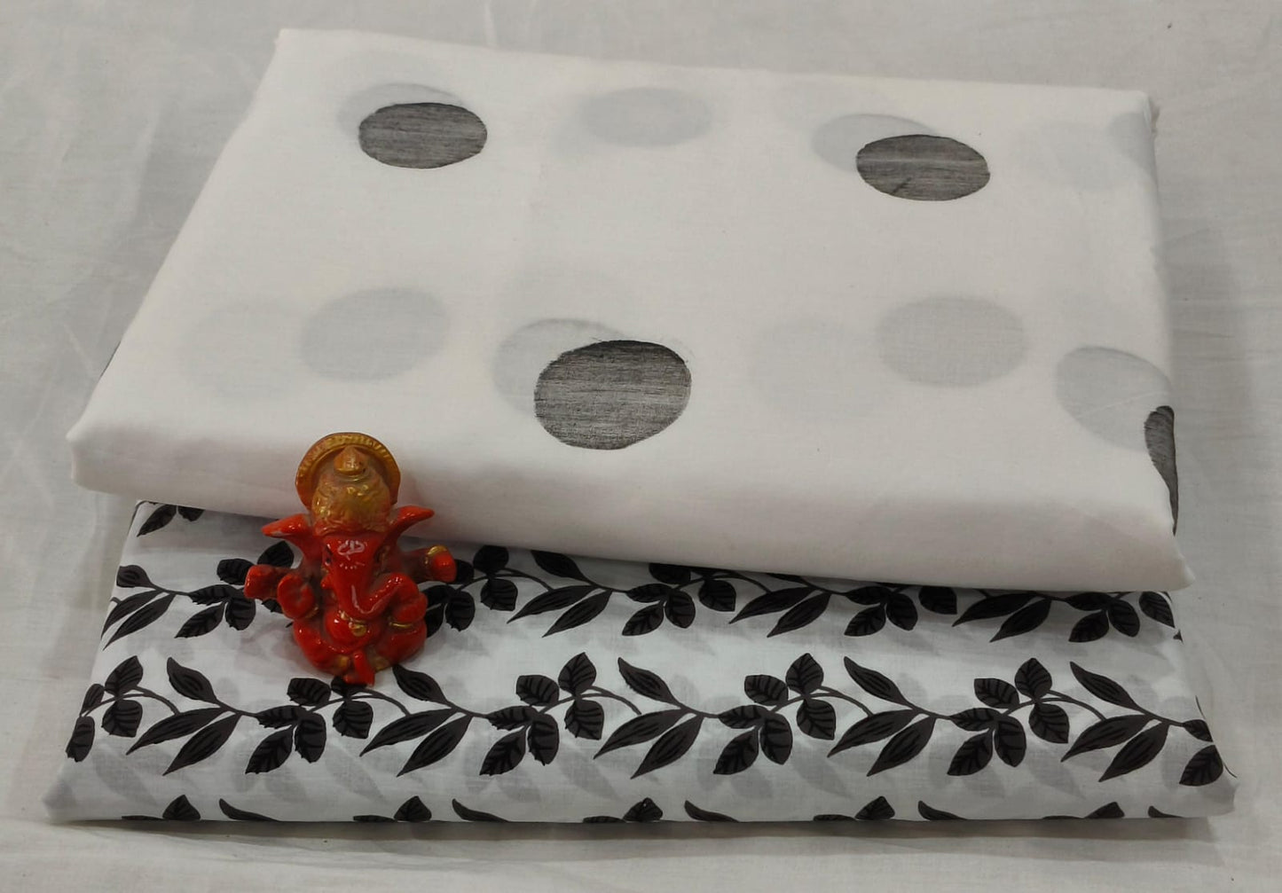 Pure cotton top and bottom set (2.5 mtr top, 2.5 mtr bottom)