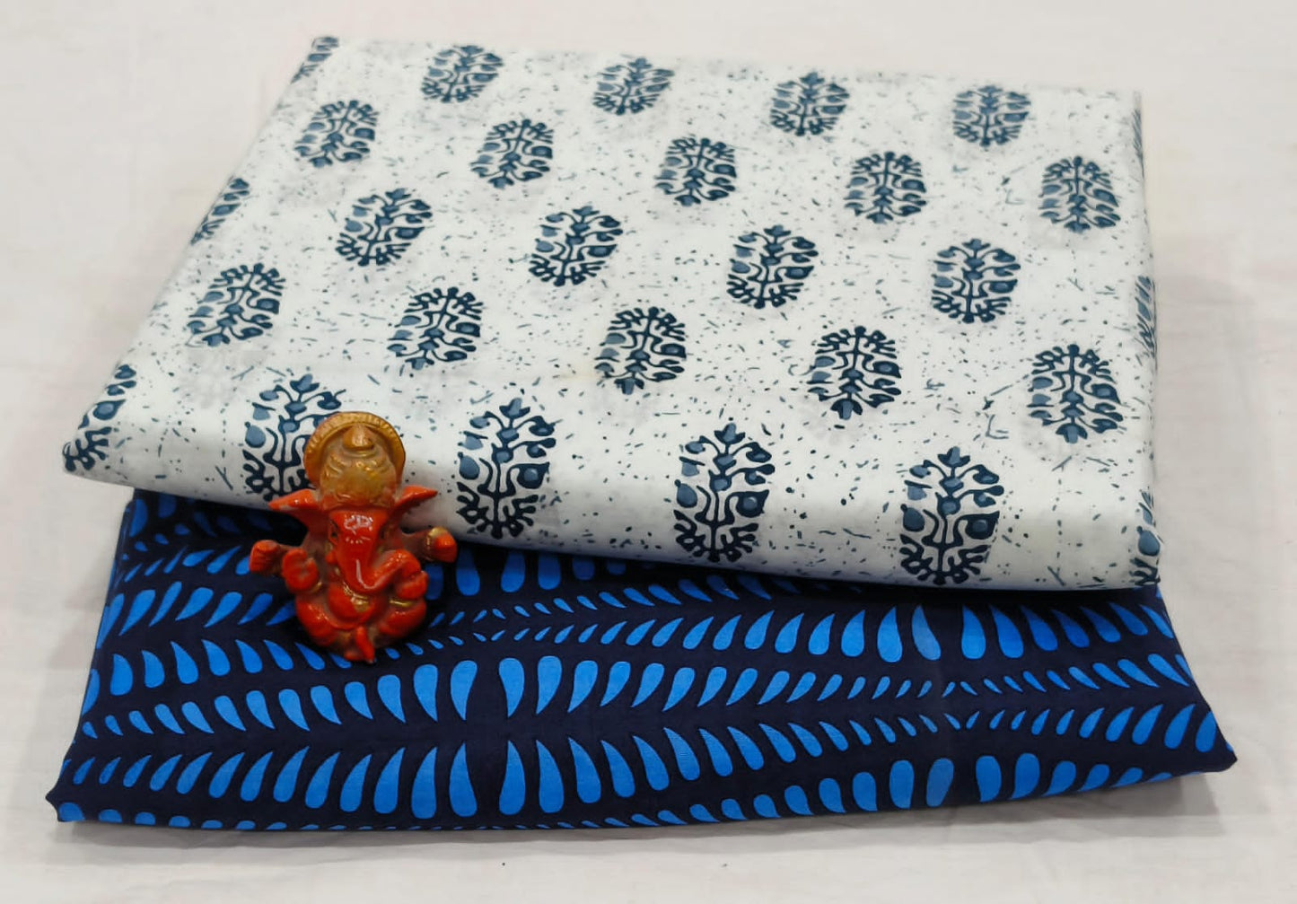 Pure cotton top and bottom set (2.5 mtr top, 2.5 mtr bottom)