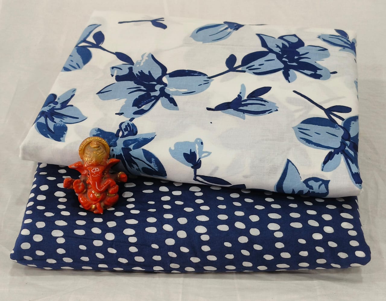 Pure cotton top and bottom set (2.5 mtr top, 2.5 mtr bottom)