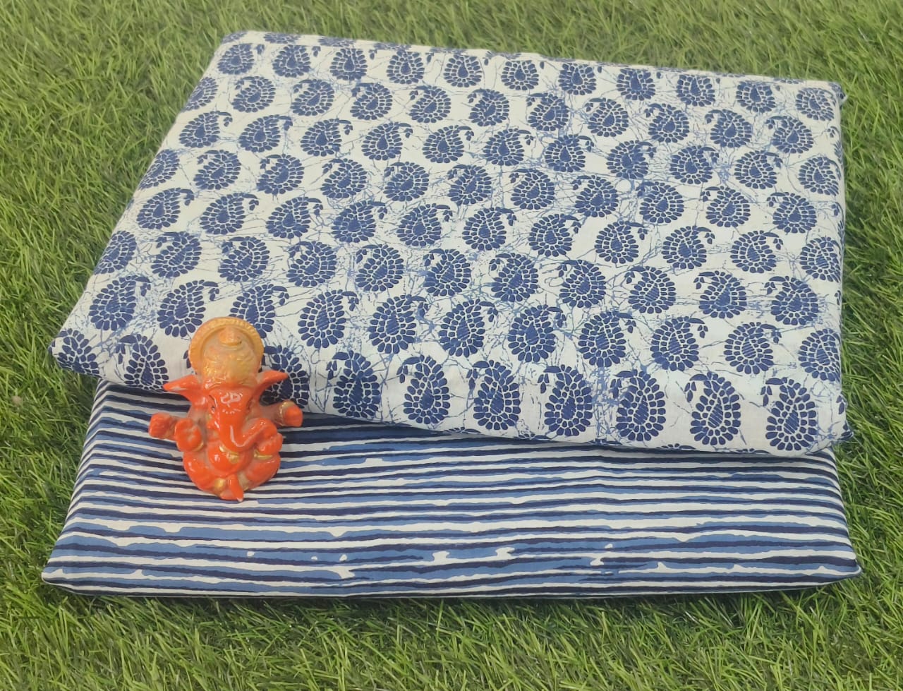 Pure cotton top and bottom set (2.5 mtr top, 2.5 mtr bottom)