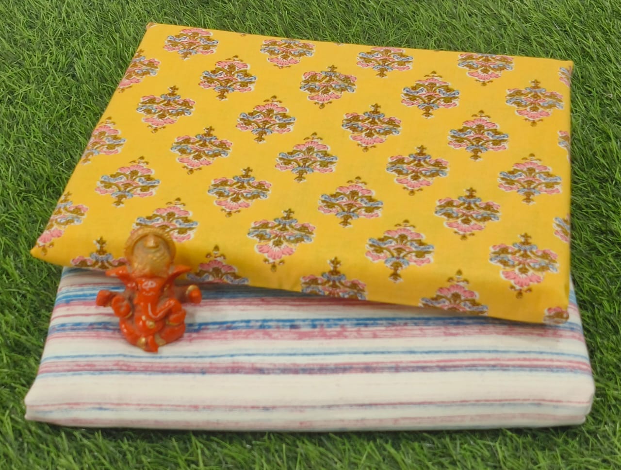 Pure cotton top and bottom set (2.5 mtr top, 2.5 mtr bottom)