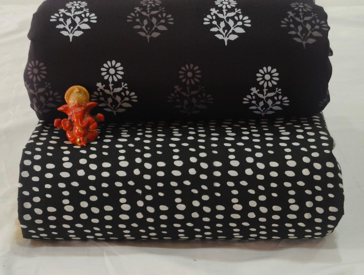 Pure cotton top and bottom set (2.5 mtr top, 2.5 mtr bottom)