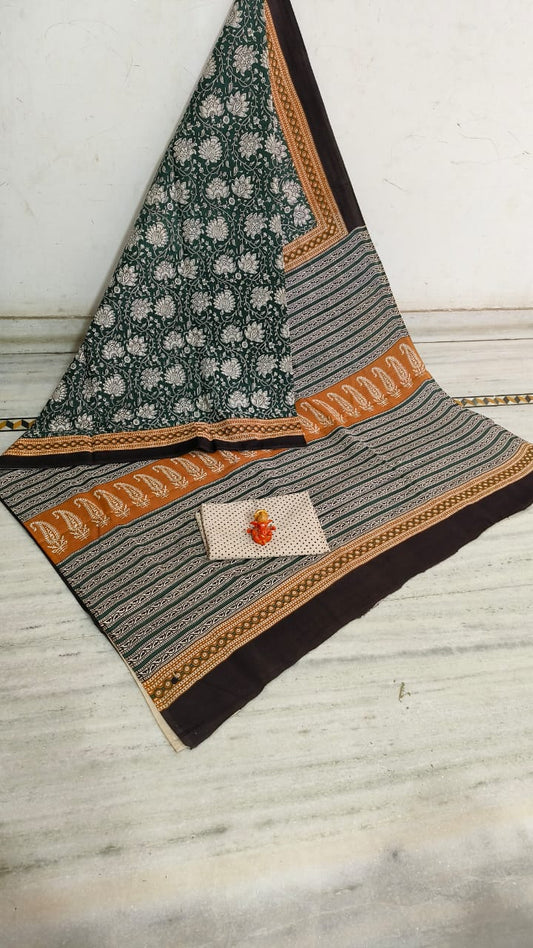 Beautiful Cotton printed saree With Blouse (Cotton saree Length 6.5 meter With Blouse)